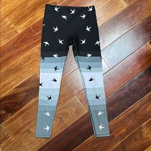 Milk brand women’s size M Black and Gray Bird Print Leggings
